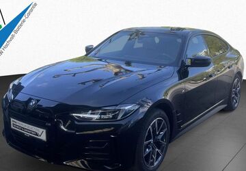 BMW i4 3.609 km 58.900 &euro; Hamburg-Bergedorf 21033