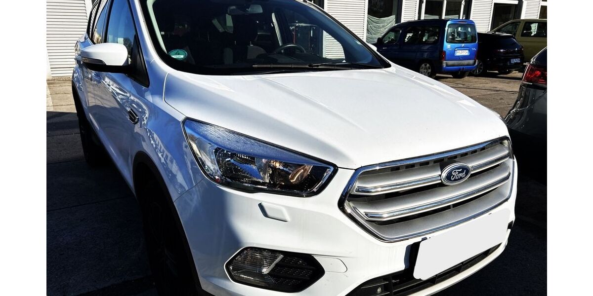 Ford Kuga 84.595 km 11.590 &euro; Hamburg 20537