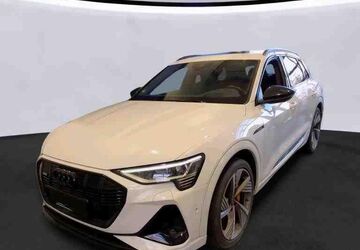 Audi e-tron 44.140 km 35.950 &euro; Hamburg 22047