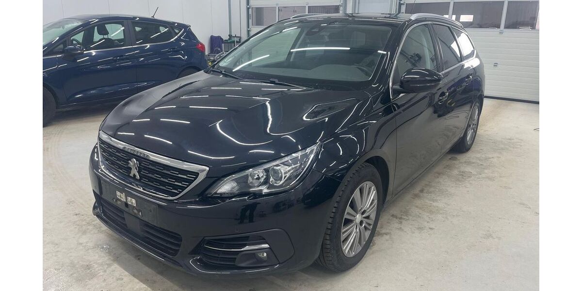 Peugeot 308 118.172 km 9.885 &euro; Uetersen bei Hamburg 25436