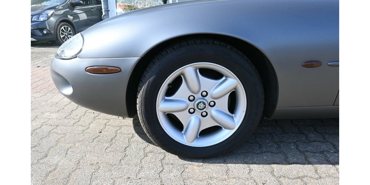 Jaguar XK8 4.0-V8 Convertible *deutsches Auto* 133.000 km 17.900 &euro; Seevetal - Hittfeld 21218