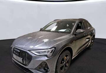 Audi e-tron 53.877 km 37.990 &euro; Hamburg 22047