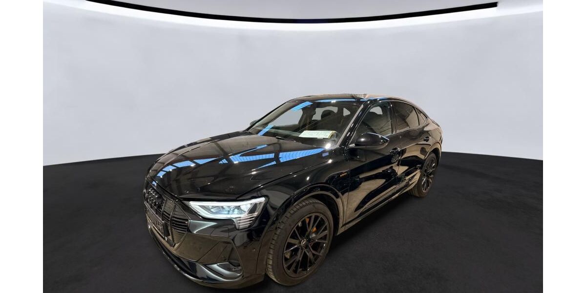 Audi e-tron 93.146 km 32.990 &euro; Hamburg 22047