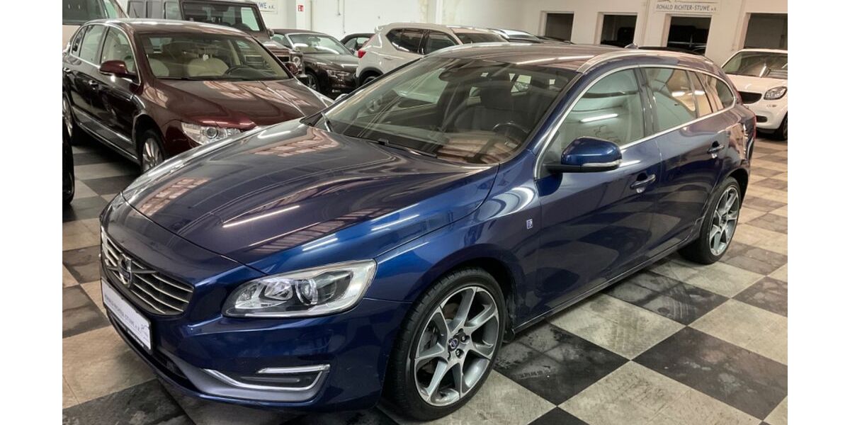 Volvo V60 155.019 km 12.850 &euro; Hamburg 22087