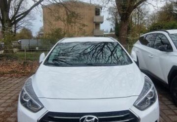 Hyundai i40 87.000 km 14.500 &euro; Hamburg 22547