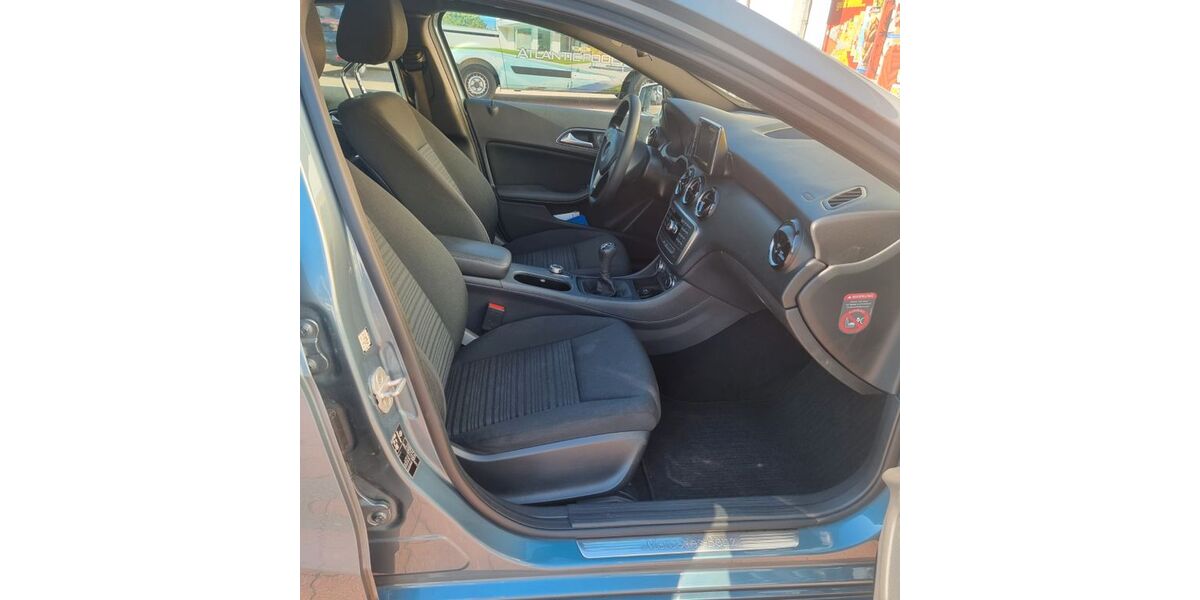 Mercedes-Benz A 160 180.000 km 8.700 &euro; Hamburg 21075