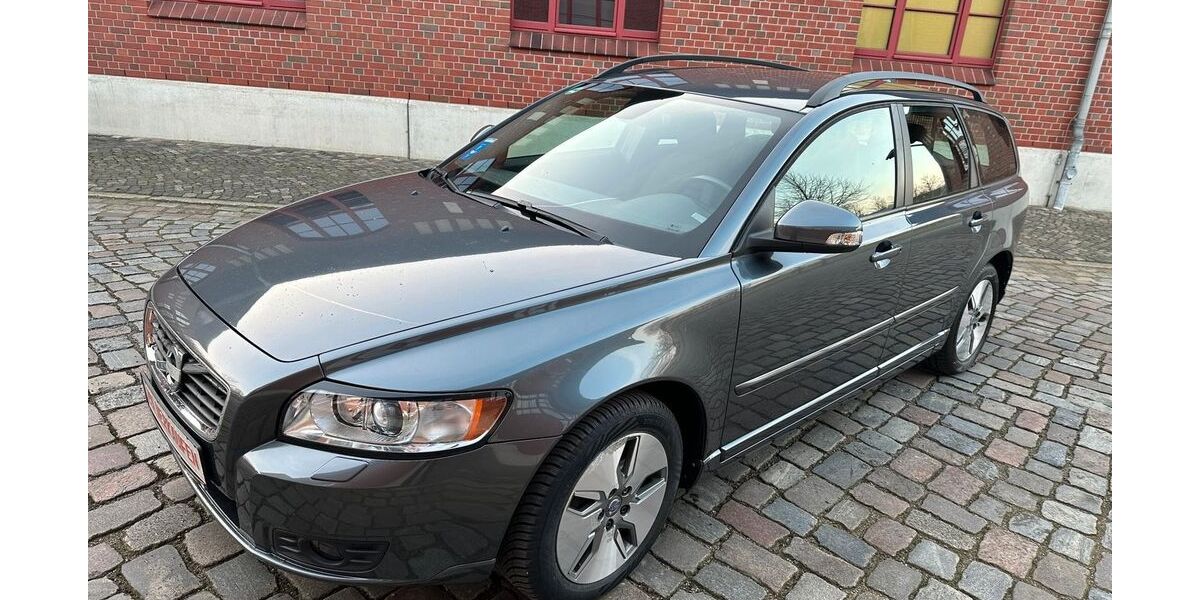Volvo V50 63.335 km 11.900 &euro; Hamburg 21109