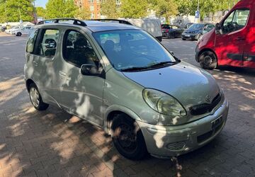Toyota Yaris 197.000 km 1.999 &euro; Hamburg 22045