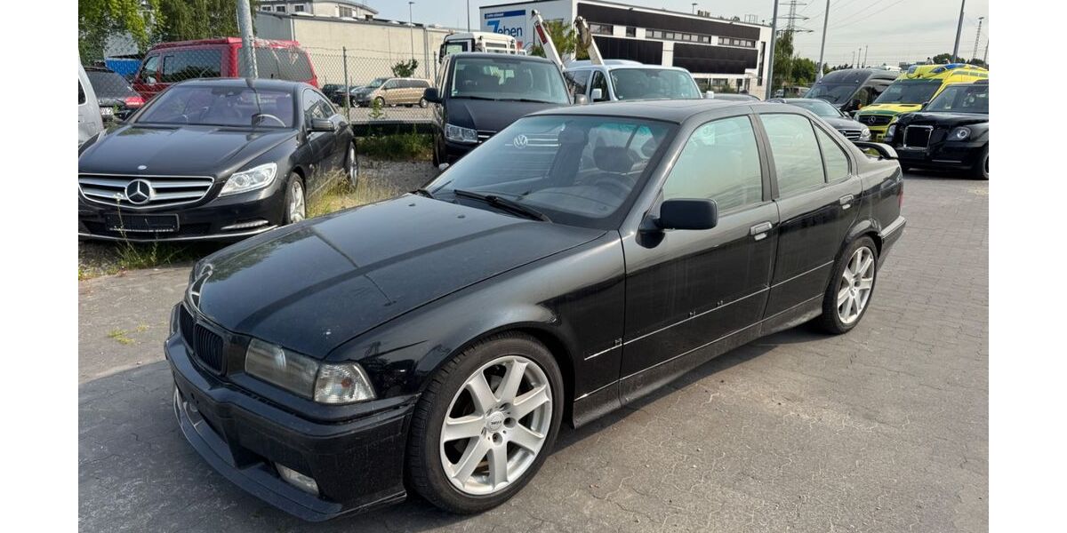 BMW 320 215.000 km 2.600 &euro; Hamburg 22525