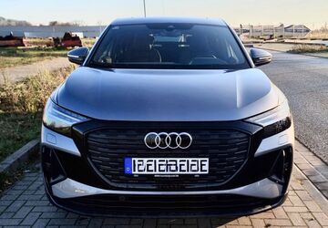 Audi Q4 e-tron 39.100 km 36.990 &euro; Hamburg 22559
