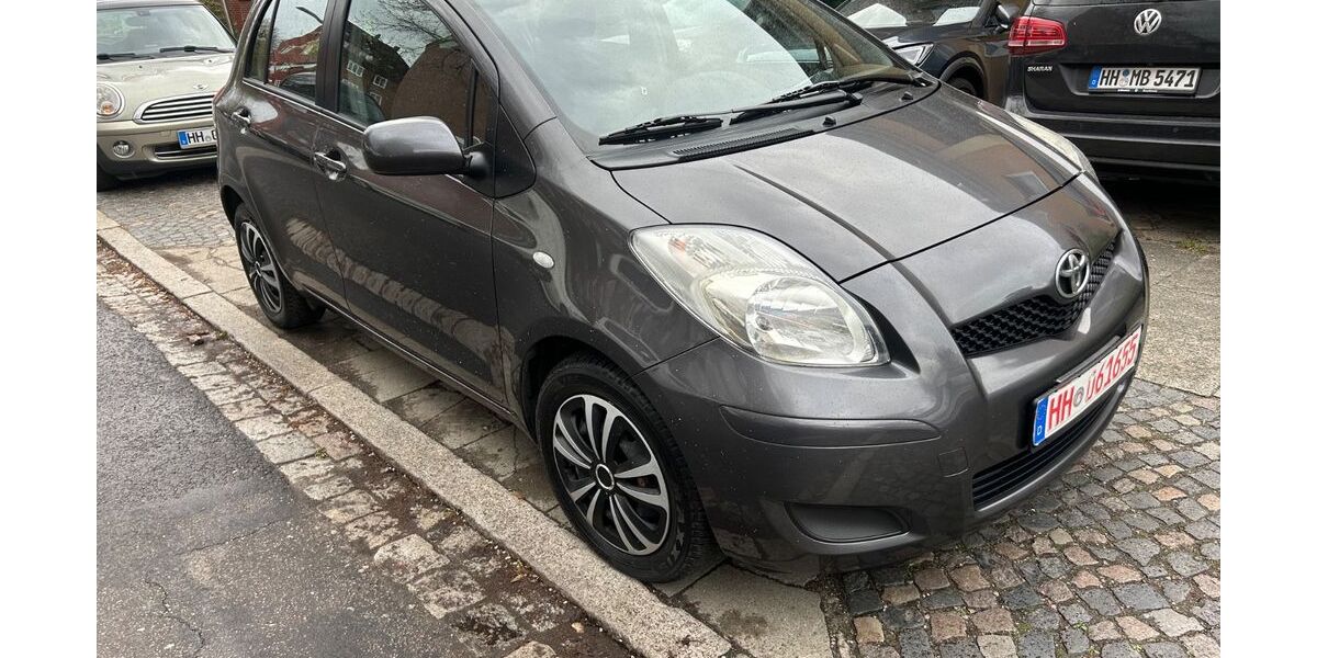 Toyota Yaris 64.000 km 5.490 &euro; Hamburg 22297