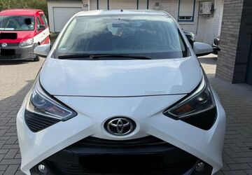 Toyota Aygo (X) 121.000 km 7.400 &euro; Seevetal 21217
