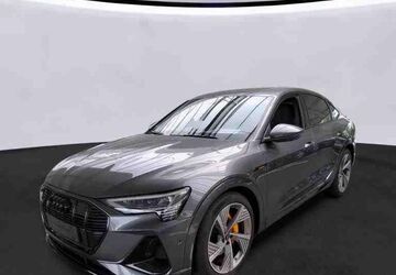 Audi e-tron 38.114 km 40.950 &euro; Hamburg 22047