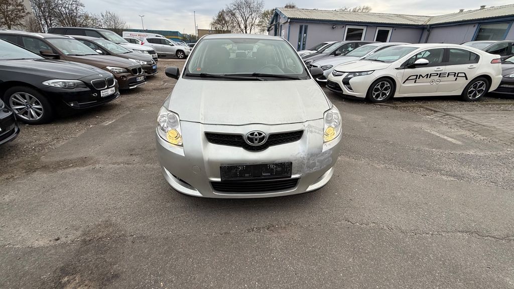 Toyota Auris 208.161 km 3.299 &euro; hamburg 20539