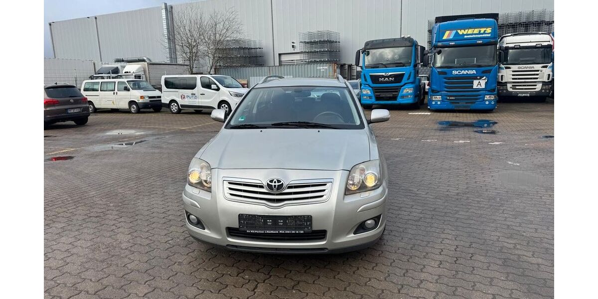 Toyota Avensis 237.101 km 2.200 &euro; Hamburg 22113