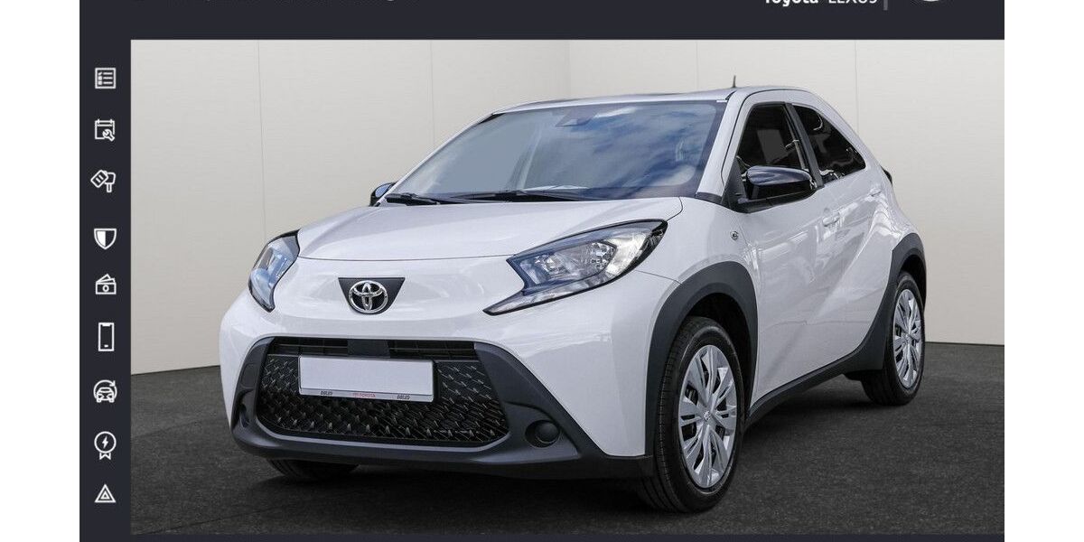 Toyota Aygo (X) 3.500 km 15.490 &euro; Hamburg 22529