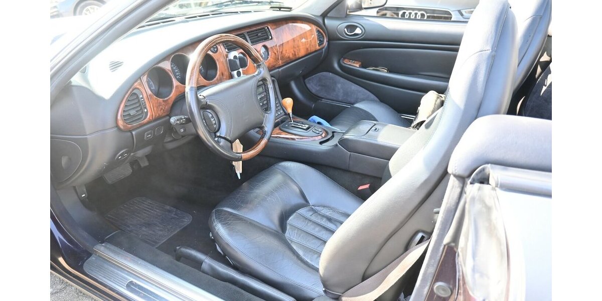 Jaguar XK8 4.0-V8 Convertible *deutsches Auto* 133.000 km 17.900 &euro; Seevetal - Hittfeld 21218
