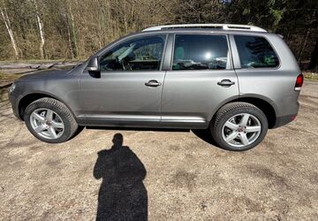VW Touareg 129.600 km 12.500 &euro; Appel 21279