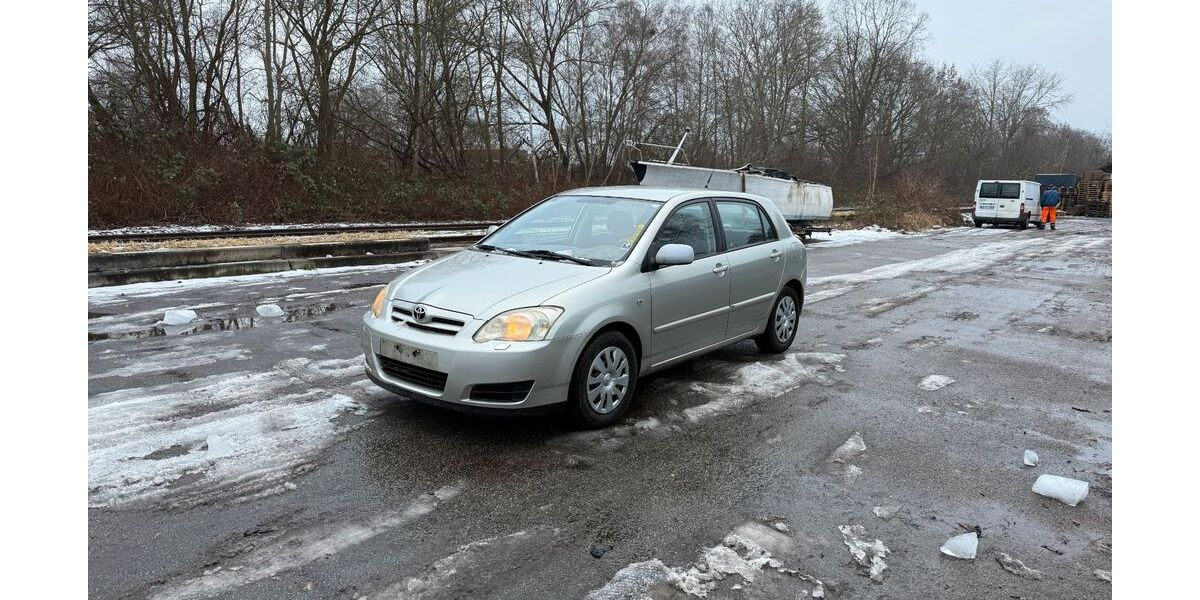 Toyota Corolla 149.658 km 2.750 &euro; HAMBURG 22113