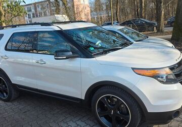 Ford Explorer 168.500 km 17.100 &euro; Hamburg 22147