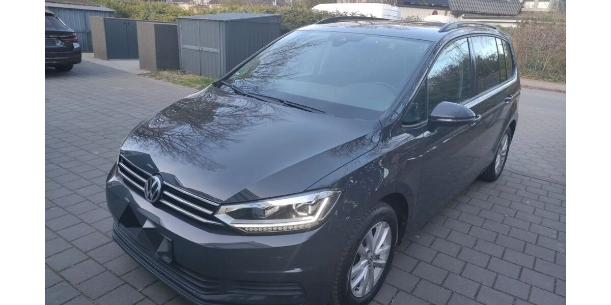 VW Touran 140.000 km 15.499 &euro; Hamburg 22047