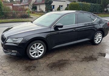 Skoda Superb 149.000 km 14.500 &euro; Stelle 21435