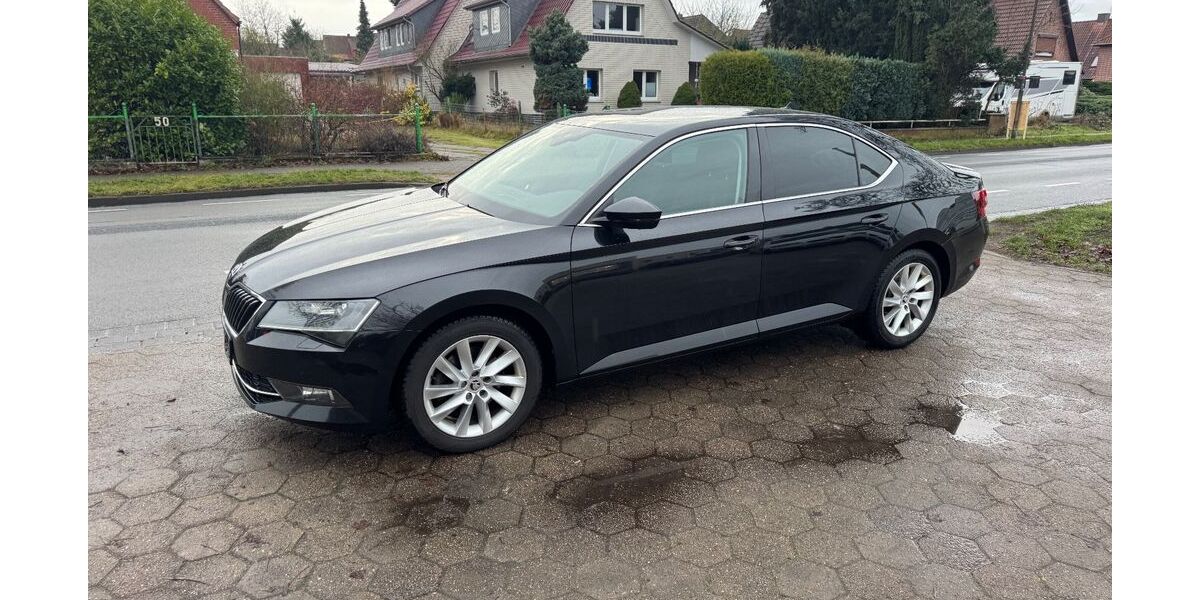 Skoda Superb 149.000 km 14.500 &euro; Stelle 21435