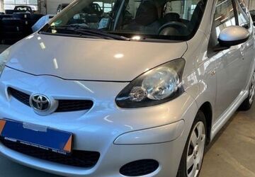 Toyota Aygo (X) 176.596 km 2.499 &euro; Hamburg 22049