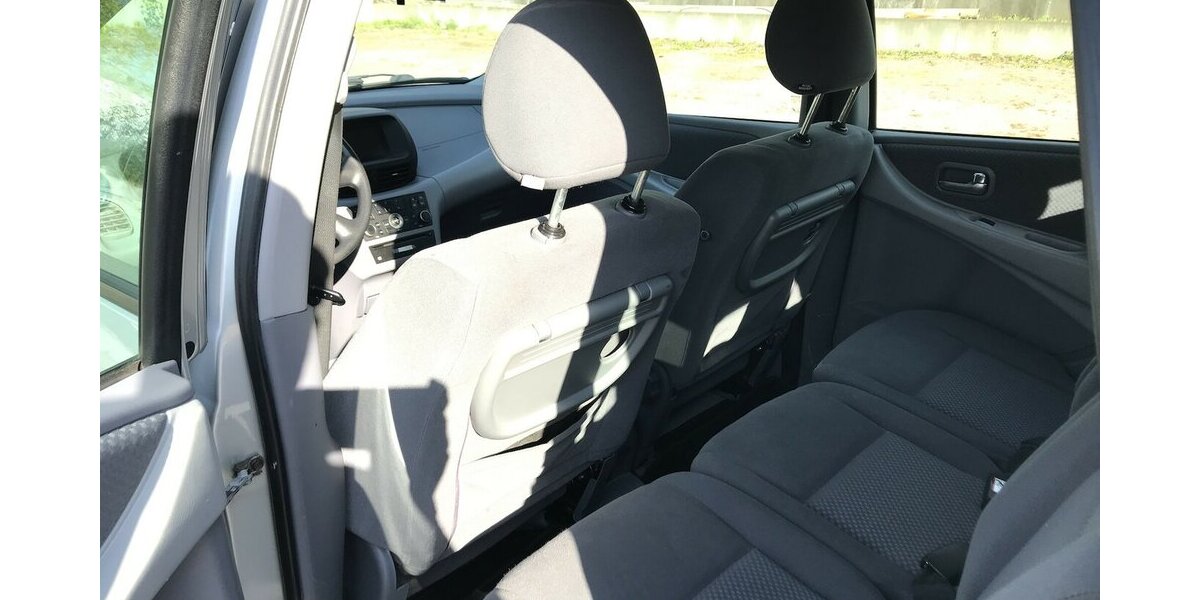 Nissan Almera Tino Luxury 189.500 km 1.999 &euro; Hamburg 22339