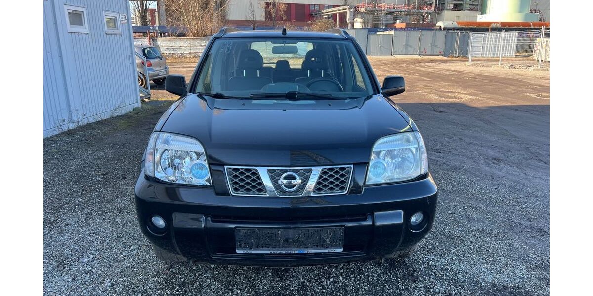 Nissan X-Trail 232.142 km 2.490 &euro; Hamburg 22113