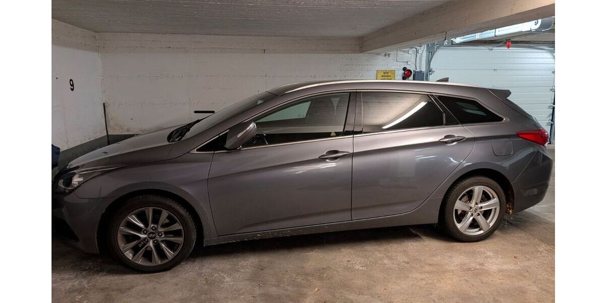 Hyundai i40 189.000 km 9.900 &euro; Hamburg 22359