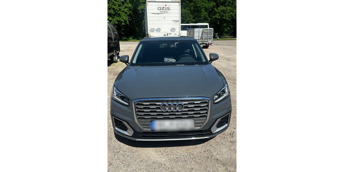 Audi Q2 118.000 km 21.499 &euro; Hamburg 22547
