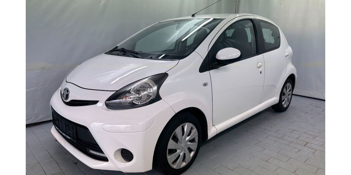 Toyota Aygo (X) 156.845 km 3.777 &euro; Pinneberg 25421