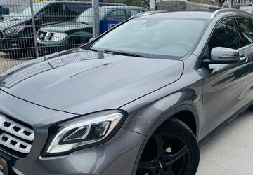 Mercedes-Benz GLA 180 88.000 km 18.200 &euro; Hamburg 20537