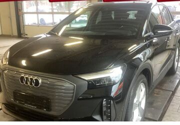 Audi Q4 e-tron 19.382 km 33.870 &euro; Hamburg 22419