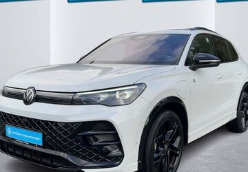 VW Tiguan 14.093 km 51.950 &euro; Hamburg 22111