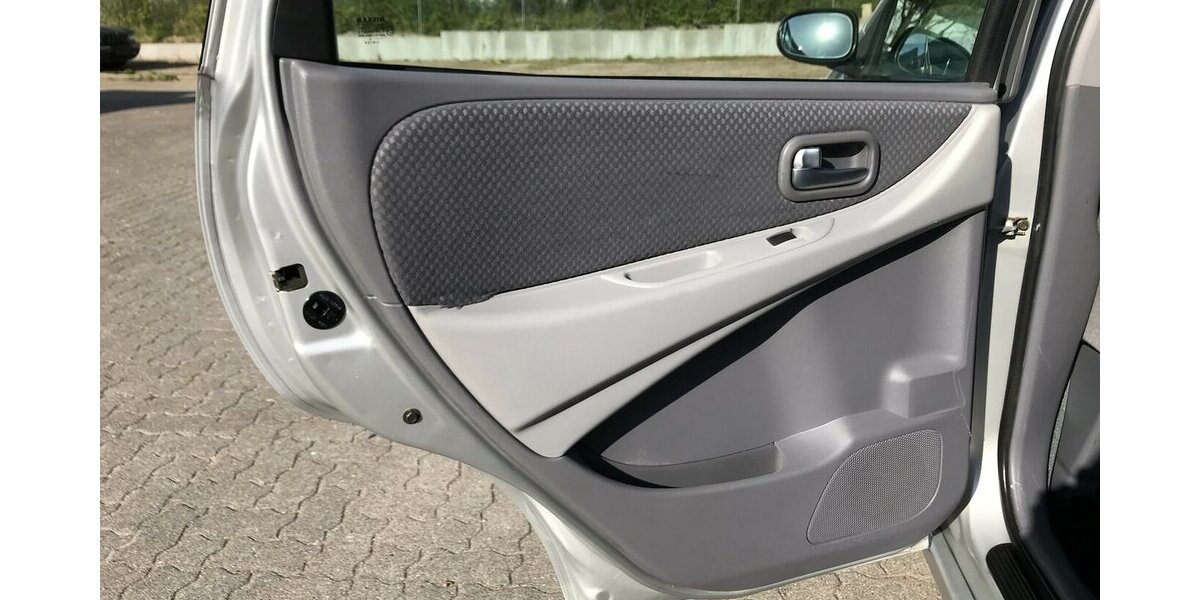 Nissan Almera Tino Luxury 189.500 km 1.999 &euro; Hamburg 22339