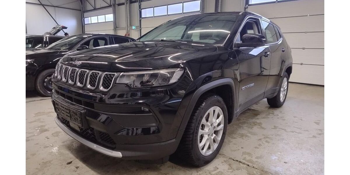Jeep Compass 11.729 km 22.885 &euro; Uetersen bei Hamburg 25436