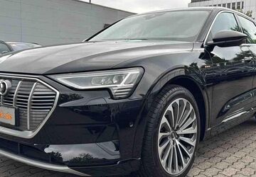 Audi e-tron 24.638 km 36.950 &euro; Hamburg 22047