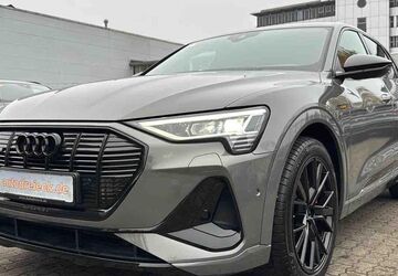 Audi e-tron 46.189 km 33.950 &euro; Hamburg 22047