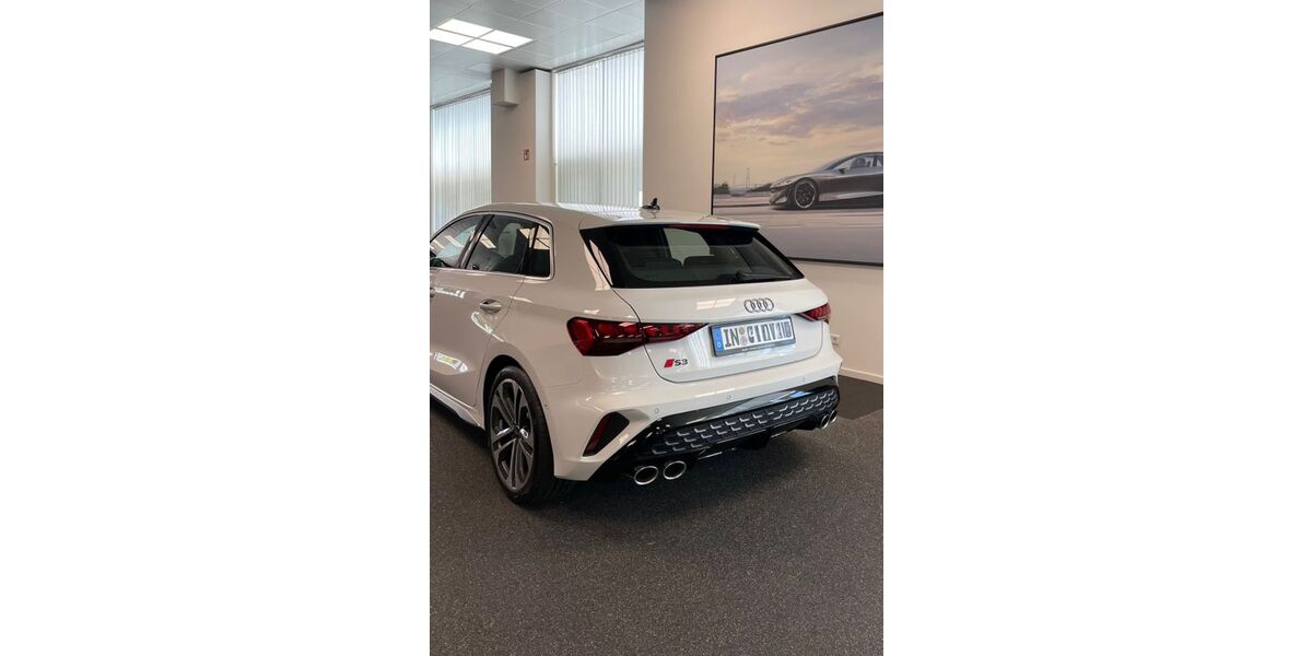Audi S3 9.990 km 41.500 &euro; Hamburg 22301