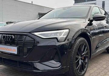 Audi e-tron 31.496 km 36.950 &euro; Hamburg 22047
