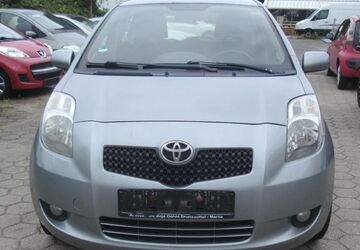 Toyota Yaris 112.000 km 2.800 &euro; Hamburg 22143