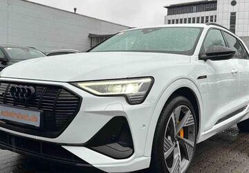 Audi e-tron 44.140 km 33.950 &euro; Hamburg 22047