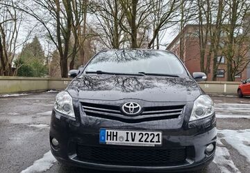 Toyota Auris 168.851 km 8.000 &euro; Hamburg 22145