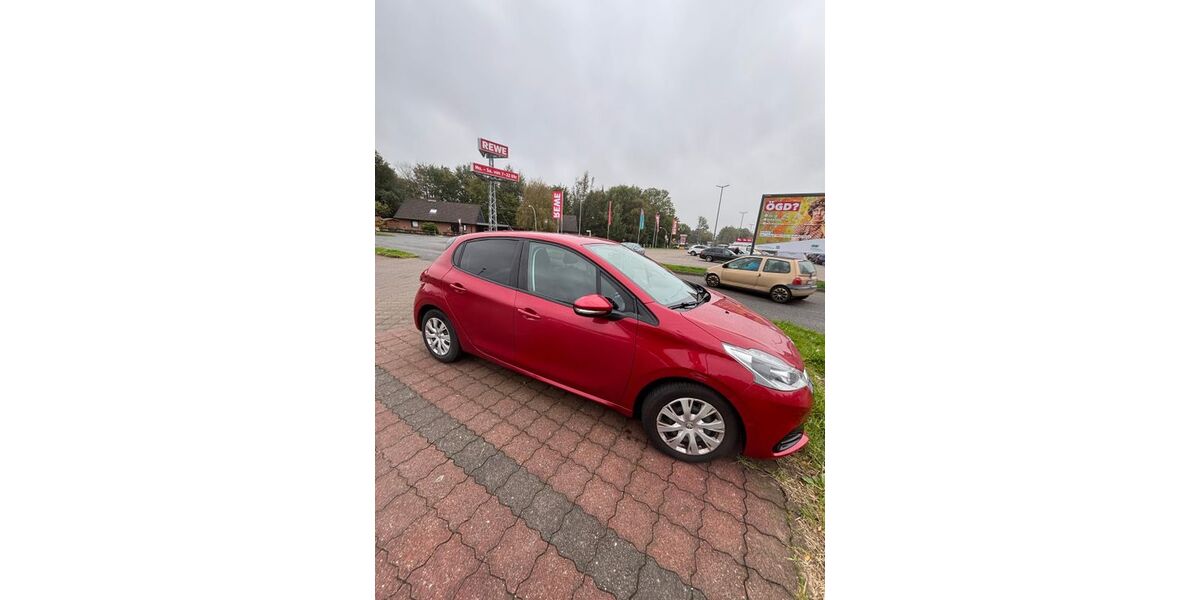 Peugeot 208 122.100 km 5.799 &euro; Hamburg 22049