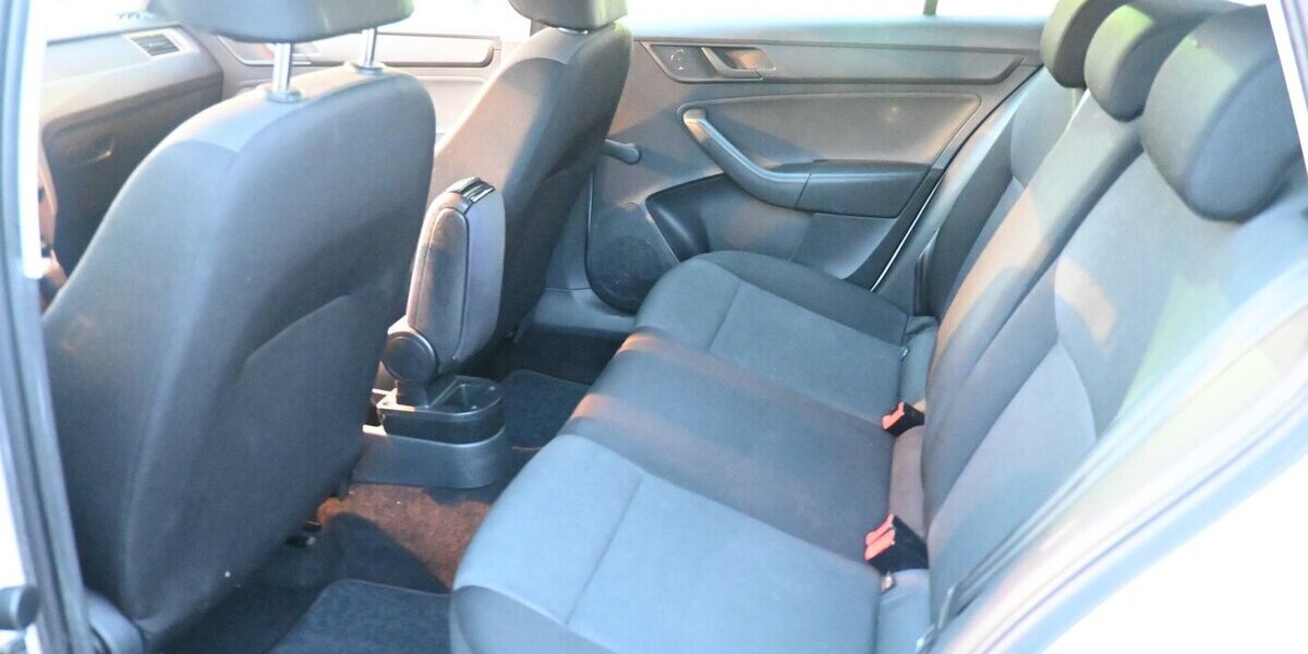 Skoda Rapid Spaceback 1.2 mit NAVI Steuerkette neu!!! 175.000 km 5.200 &euro; Seevetal - Hittfeld 21218