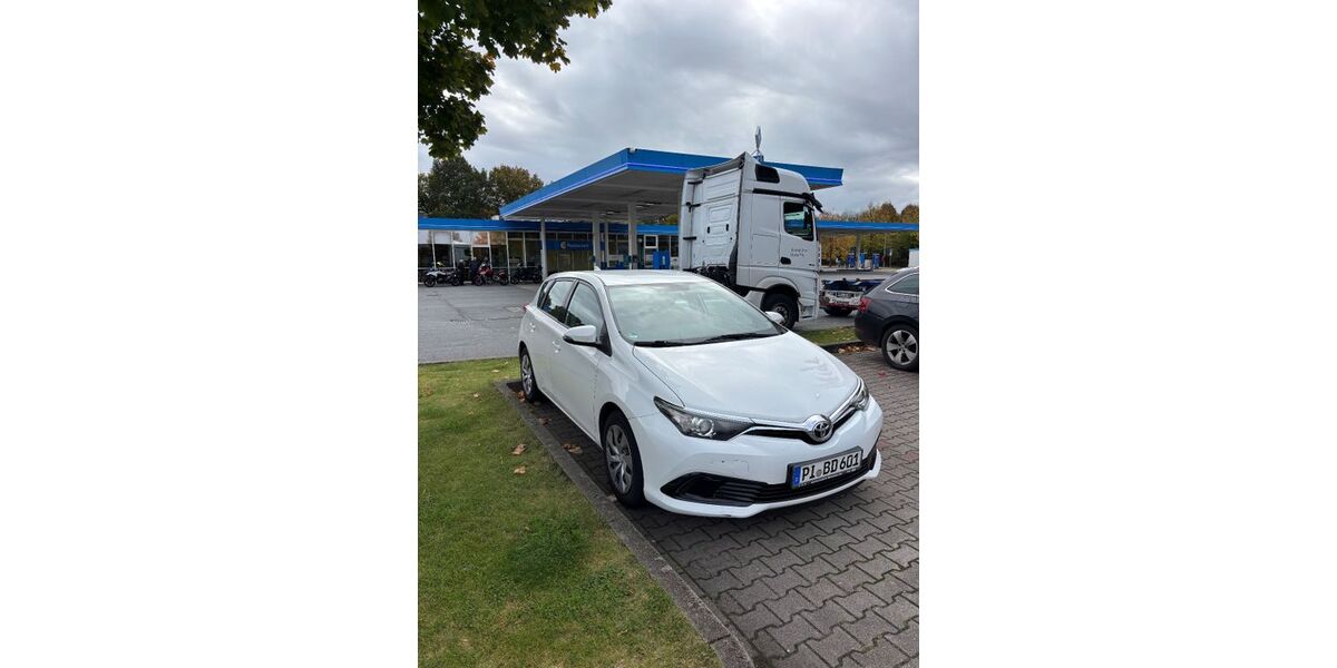 Toyota Auris 116.500 km 9.450 &euro; Wedel 22880