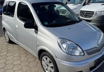 Toyota Yaris 122.700 km 4.750 &euro; Hamburg 20537