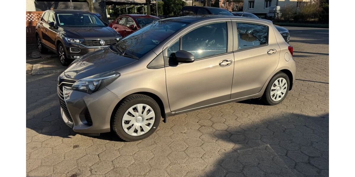 Toyota Yaris 152.000 km 7.900 &euro; Stelle 21435